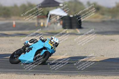 media/Nov-02-2025-CVMA (Sun) [[337aff29ab]]/Race 17-Amateur Supersport Middleweight/